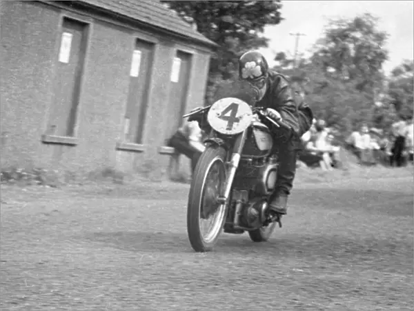 Artie Bell (Norton) 1949 Senior Ulster Grand Prix