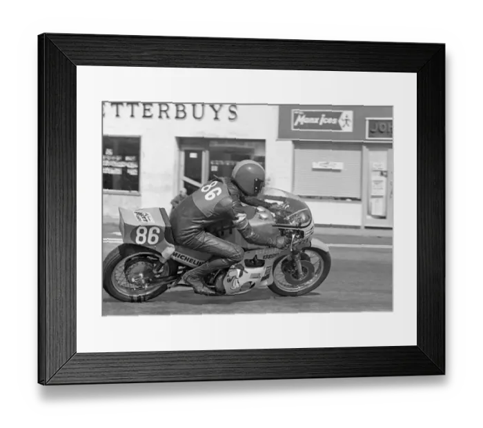 Framed Print : Graham Bentman (Kawasaki) 1975 Production TT Framed Print : Graham Bentman (Kawasaki) 1975 Production TT