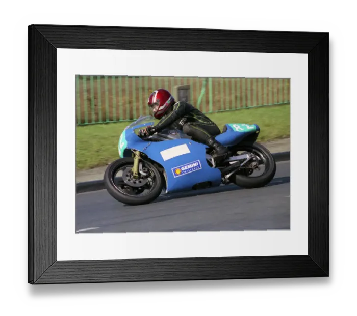 Framed Print : Tony Mason (Maxton Yamaha) 1990 Lightweight Manx Grand Prix Framed Print : Tony Mason (Maxton Yamaha) 1990 Lightweight Manx Grand Prix