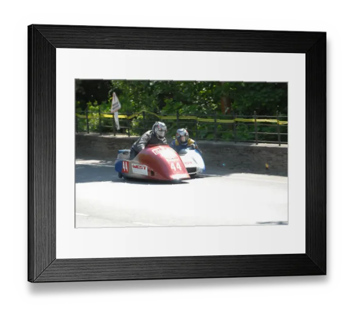 Framed Print : Wally Saunders & Eddie Kiff (Ireson Yamaha) 2008 Sidecar TT Framed Print : Wally Saunders & Eddie Kiff (Ireson Yamaha) 2008 Sidecar TT