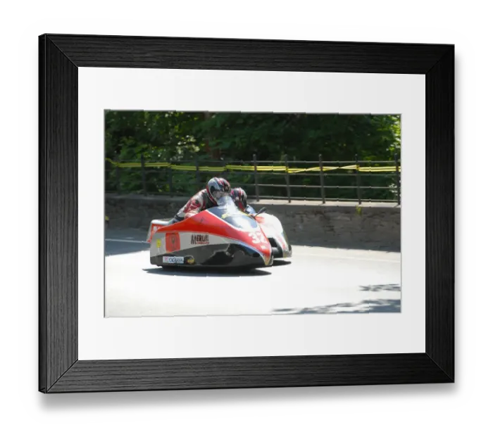 Framed Print : Howard Baker & Mike Killingsworth (Shelbourne Honda) 2008 Sidecar TT Framed Print : Howard Baker & Mike Killingsworth (Shelbourne Honda) 2008 Sidecar TT