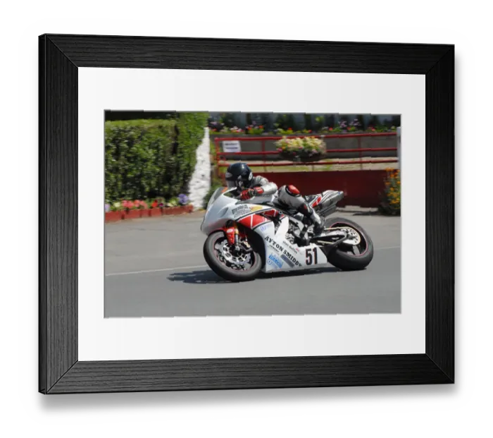 Framed Print : George Spence (Yamaha) 2008 Senior TT Framed Print : George Spence (Yamaha) 2008 Senior TT