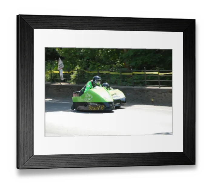 Framed Print : Kenny Howles & Doug Jewell (MR Equipe Suzuki) 2008 Sidecar TT Framed Print : Kenny Howles & Doug Jewell (MR Equipe Suzuki) 2008 Sidecar TT