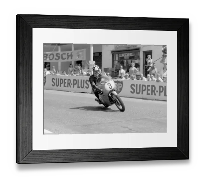 Framed Print : Tommy Robb (Honda) 1963 Lightweight TT Framed Print : Tommy Robb (Honda) 1963 Lightweight TT