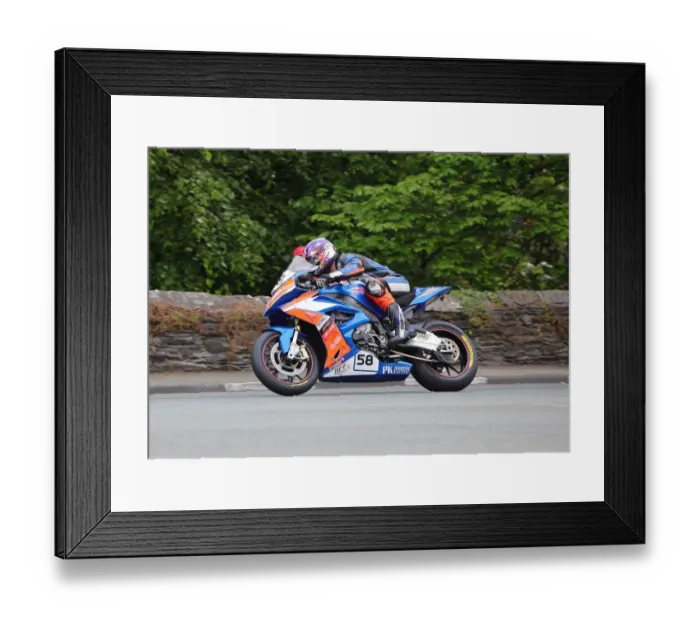 Framed Print : Paul Williams (BMW) 2019 Superbike TT Framed Print : Paul Williams (BMW) 2019 Superbike TT