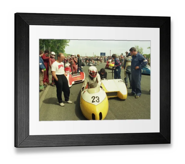 Framed Print : Des Founds & Gary Irlam (REA Suzuki) 1987 Sidecar TT Framed Print : Des Founds & Gary Irlam (REA Suzuki) 1987 Sidecar TT