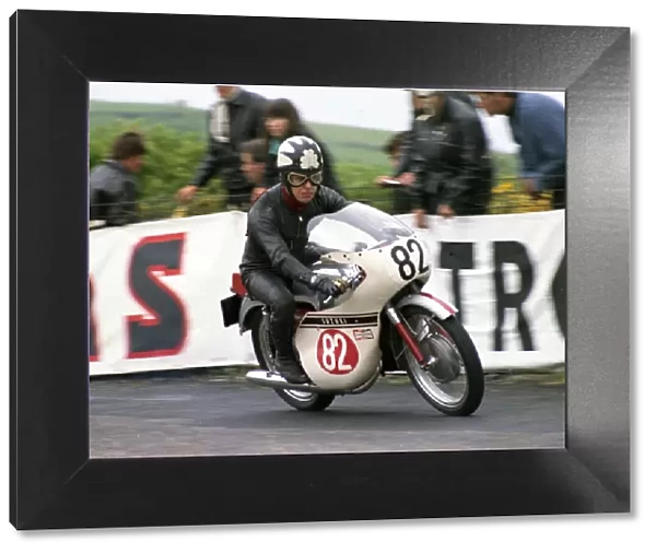 Tommy Robb (Suzuki) 1968 Production TT