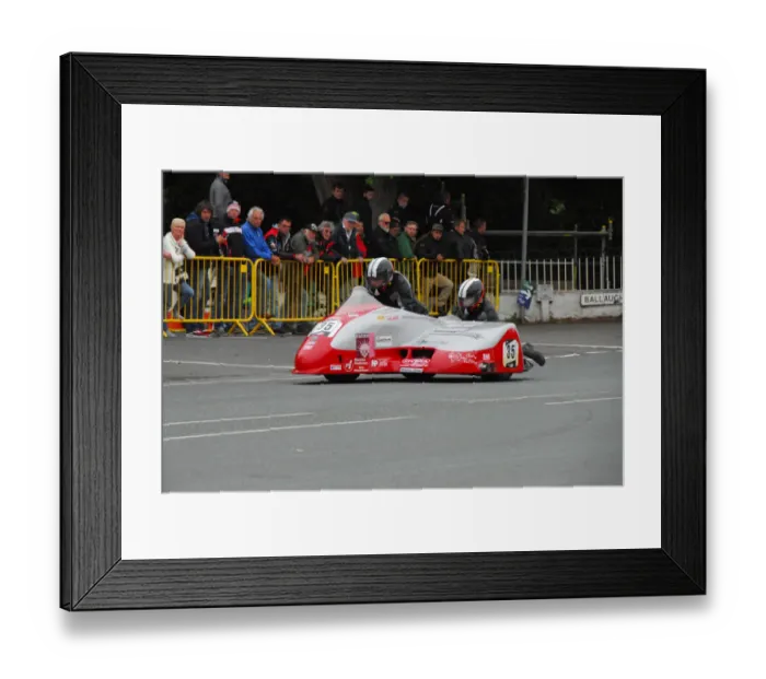 Framed Print : Francois Leblond & Bruno Picquoin (Shelbourne Suzuki) 2017 Sidecar TT Framed Print : Francois Leblond & Bruno Picquoin (Shelbourne Suzuki) 2017 Sidecar TT