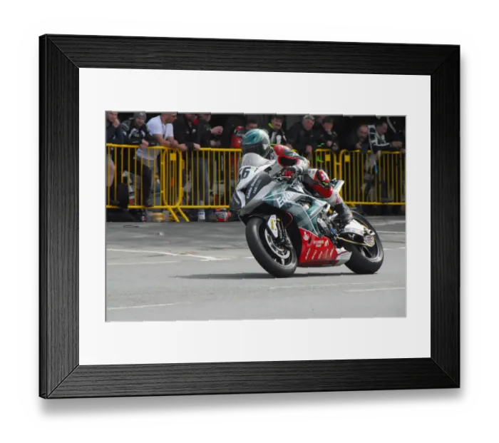 Framed Print : Daley Mathison (Stobart BMW) 2017 Senior TT Framed Print : Daley Mathison (Stobart BMW) 2017 Senior TT
