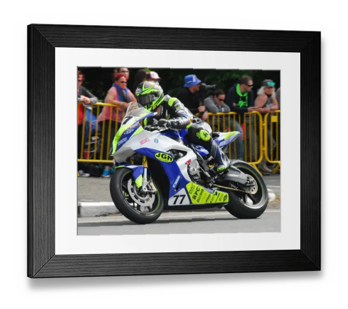 Framed Print : Rob Hodson (B M) 2017 Senior TT Framed Print : Rob Hodson (B M) 2017 Senior TT