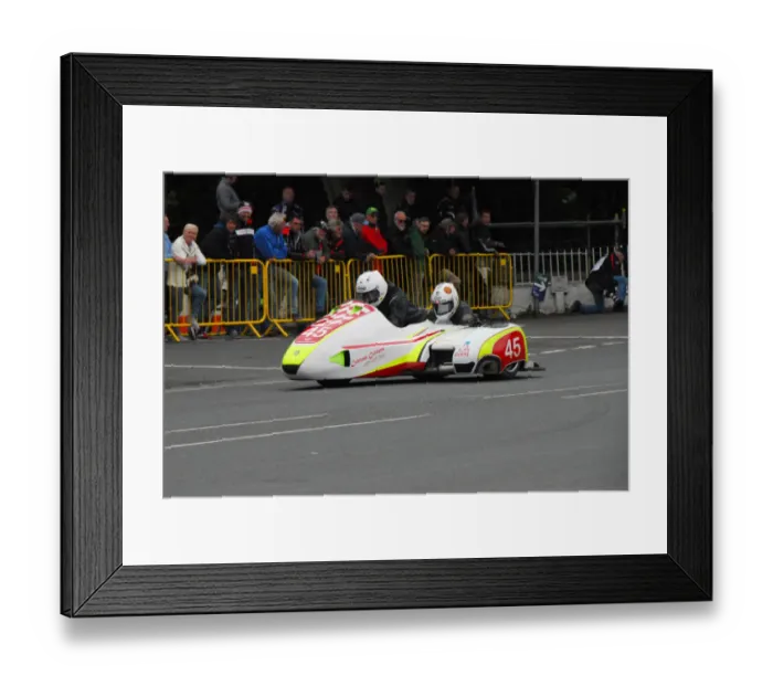 Framed Print : John Shipley & Dicky Gale (LCR Suzuki) 2017 Sidecar TT Framed Print : John Shipley & Dicky Gale (LCR Suzuki) 2017 Sidecar TT