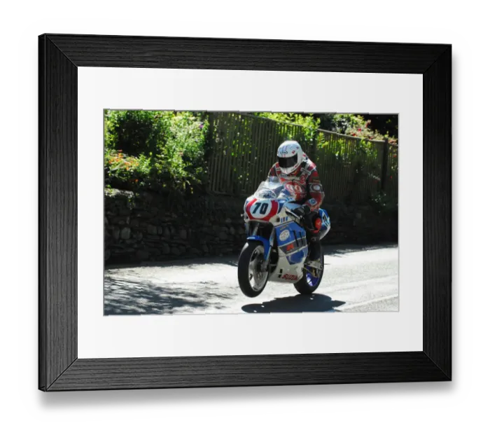 Framed Print : Peter Creer (Suzuki) 2016 Superbike Classic TT Framed Print : Peter Creer (Suzuki) 2016 Superbike Classic TT