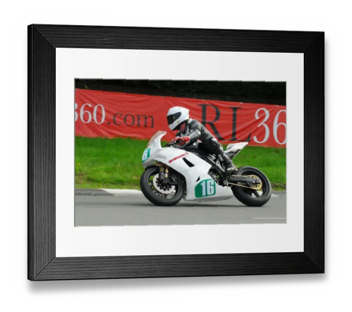Framed Print : Derek Sheils (Suzuki) 2017 Lightweight TT Framed Print : Derek Sheils (Suzuki) 2017 Lightweight TT