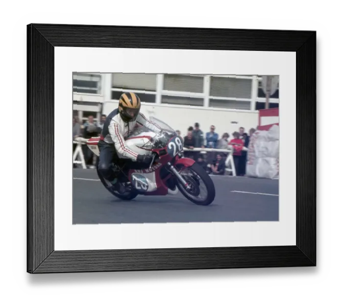 Framed Print : John Knowles (Yamaha) 1983 Junior Manx Grand Prix