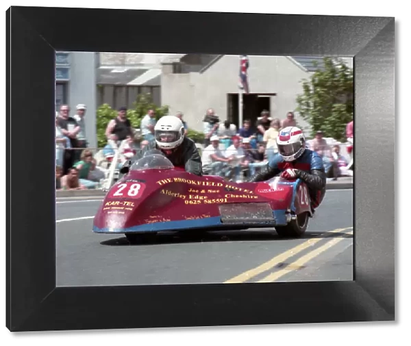 Gerry Flynn & Ian Hayter (Jacobs Kawasaki) 1993 Sidecar TT