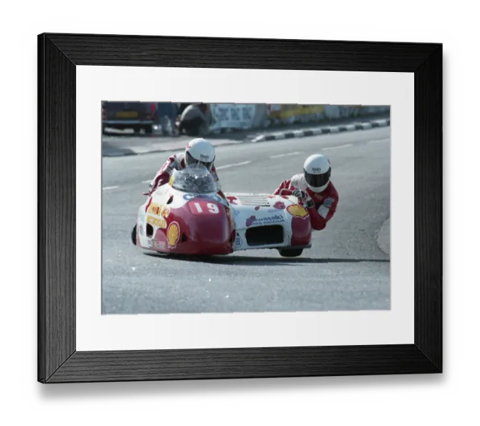 Framed Print : Gavin Porteus & Scott Butler (Kawasaki) 1993 Sidecar TT Framed Print : Gavin Porteus & Scott Butler (Kawasaki) 1993 Sidecar TT