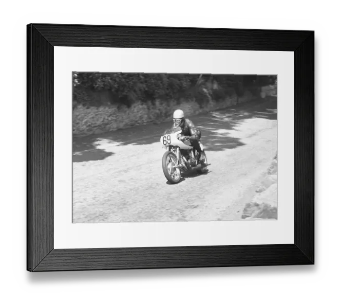 Framed Print : Alan Harris (Greeves) 1963 Lightweight TT Framed Print : Alan Harris (Greeves) 1963 Lightweight TT