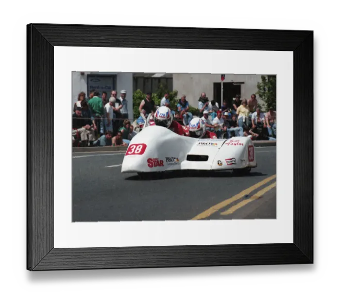 Framed Print : Mick Smith & Sue Taylor (Yamaha) 1993 Sidecar TT Framed Print : Mick Smith & Sue Taylor (Yamaha) 1993 Sidecar TT