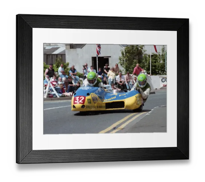Framed Print : Alistair Lewis & Bill Annandale (Windle Kawasaki) 1993 Sidecar TT Framed Print : Alistair Lewis & Bill Annandale (Windle Kawasaki) 1993 Sidecar TT