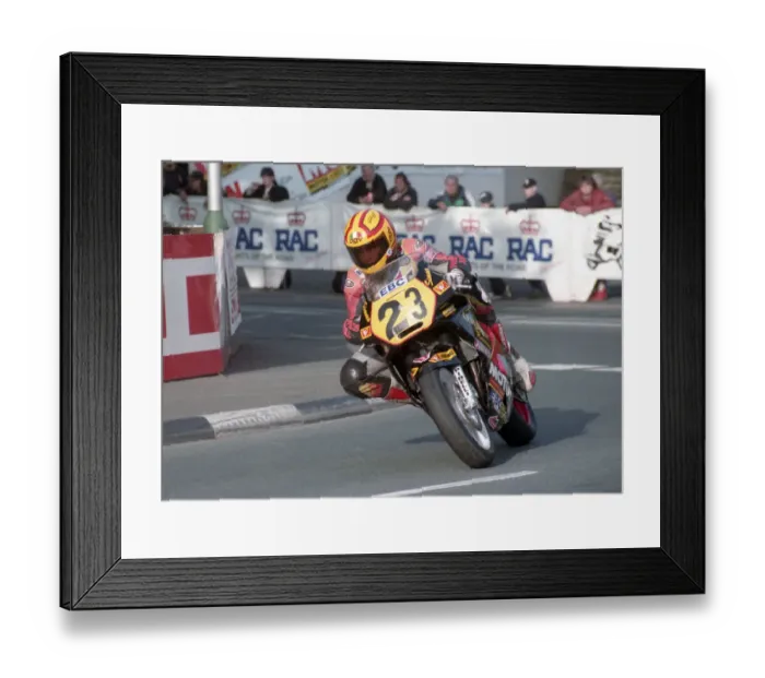 Framed Print : Ian Simpson (Honda) 1993 Supersport 600 TT Framed Print : Ian Simpson (Honda) 1993 Supersport 600 TT