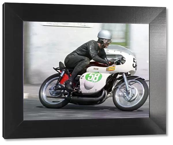 Don Ryder (Brown Yamaha) 1969 Lightweight TT