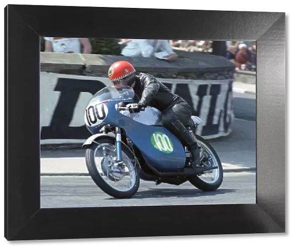 Bill Robertson (Suzuki) 1969 Lightweight TT