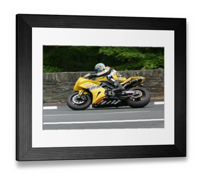 Framed Print : Ian Hutchinson (Yamaha) 2008 Superstock TT Framed Print : Ian Hutchinson (Yamaha) 2008 Superstock TT
