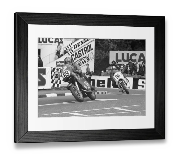 Framed Print : Bernard Murray (Suzuki) and Leigh Notman (Yamaha) 1973 Production TT Framed Print : Bernard Murray (Suzuki) and Leigh Notman (Yamaha) 1973 Production TT