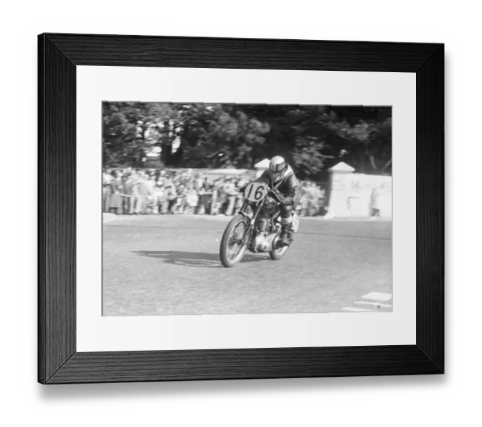 Framed Print : D Fotherby (Ariel) 1952 Senior Manx Grand Prix Framed Print : D Fotherby (Ariel) 1952 Senior Manx Grand Prix