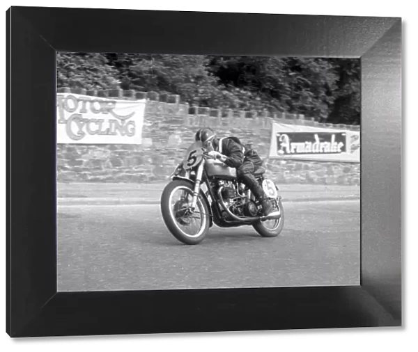 Eric Jones (Triumph) 1952 Senior Manx Grand Prix
