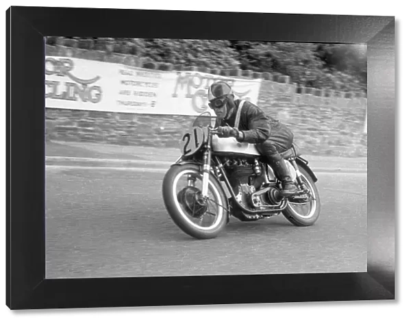 Peter Davey (Norton) 1952 Senior Manx Grand Prix