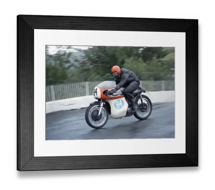 Framed Print : Michael Bridger (Norton) 1967 Junior Manx Grand Prix Framed Print : Michael Bridger (Norton) 1967 Junior Manx Grand Prix