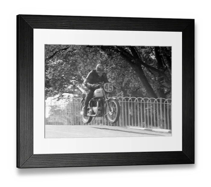 Framed Print : Ray Harrison (Triumph) 1950 Senior Manx Grand Prix Framed Print : Ray Harrison (Triumph) 1950 Senior Manx Grand Prix