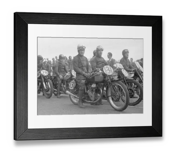 Framed Print : Freddie Hawken (Excelsior) 1947 Lightweight Manx Grand Prix