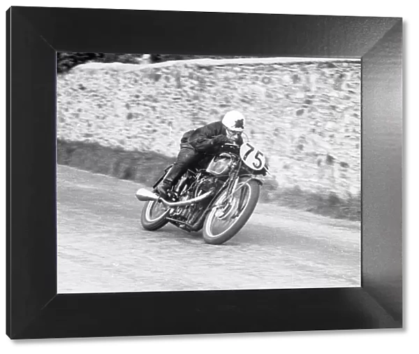 Bernard Hargreaves (Velocette) 1952 Junior Manx Grand Prix