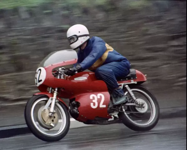 Robert Harvey (Aermacchi) 1978 Newcomers Manx Grand Prix