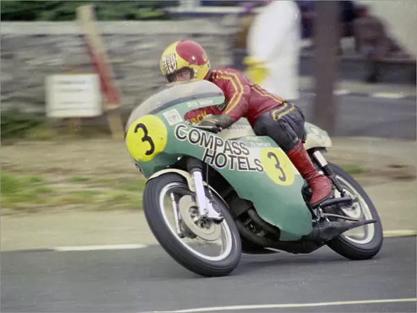 Jack Higham (Shepherd Suzuki) 1976 Senior Manx Grand Prix
