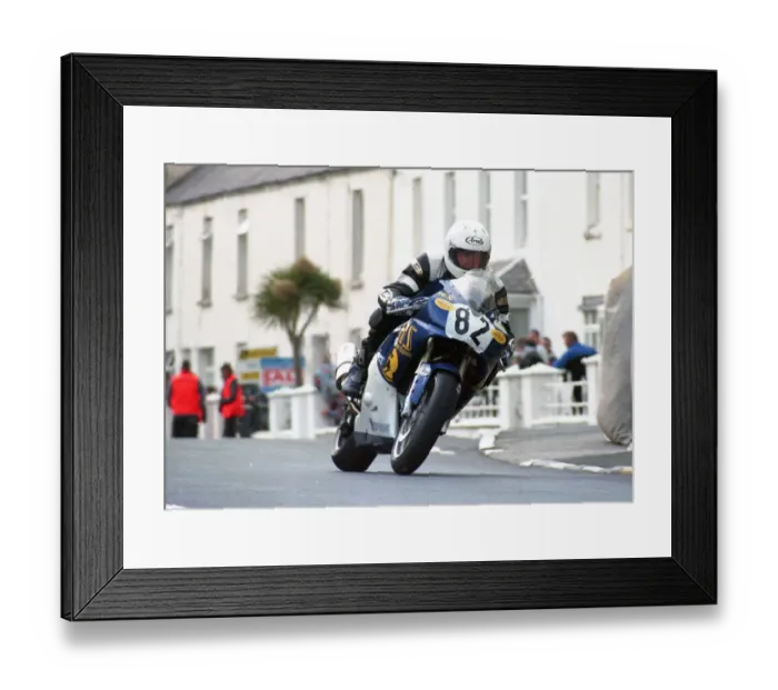 Framed Print : James Coward (Yamaha) 2000 Formula One TT Framed Print : James Coward (Yamaha) 2000 Formula One TT