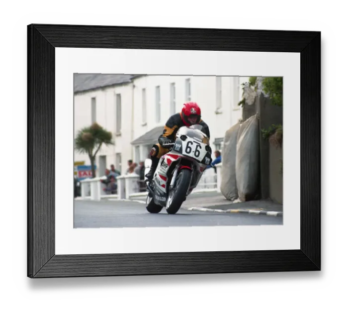 Framed Print : David Calwell (Suzuki) 2000 Formula One TT Framed Print : David Calwell (Suzuki) 2000 Formula One TT