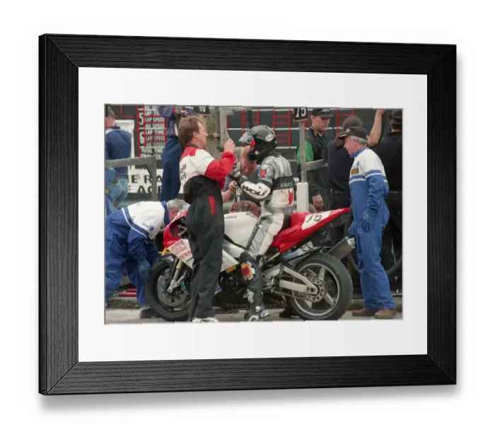 Framed Print : Marc Flynn (Yamaha) 2000 Formula One TT Framed Print : Marc Flynn (Yamaha) 2000 Formula One TT