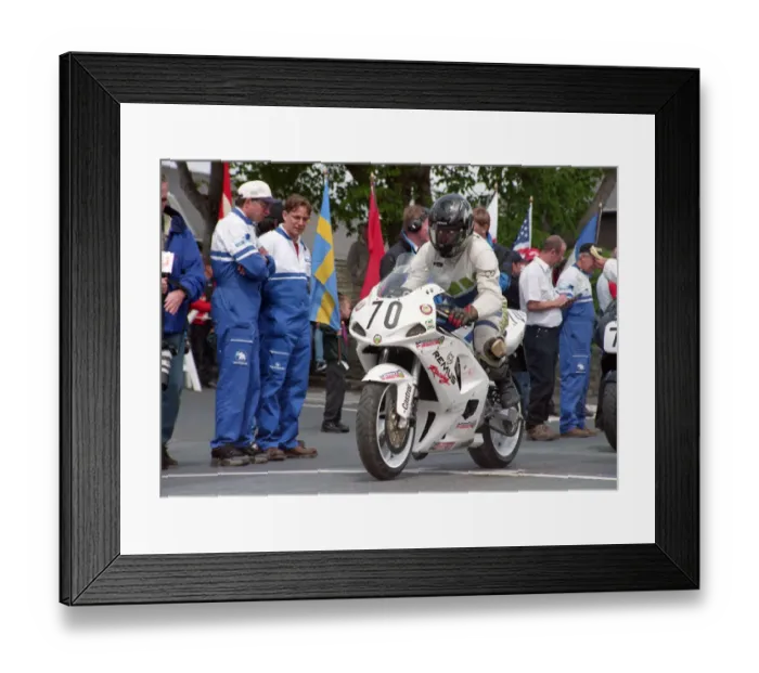 Framed Print : Robert J Price (Suzuki) 2000 Formula One TT Framed Print : Robert J Price (Suzuki) 2000 Formula One TT