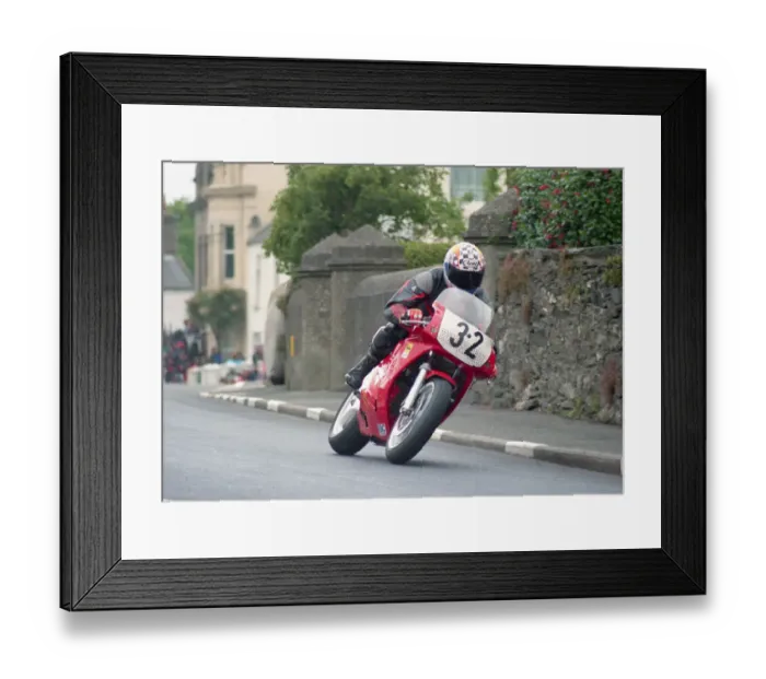 Framed Print : Derek Lloyd (Honda) 2000 Formula One TT Framed Print : Derek Lloyd (Honda) 2000 Formula One TT