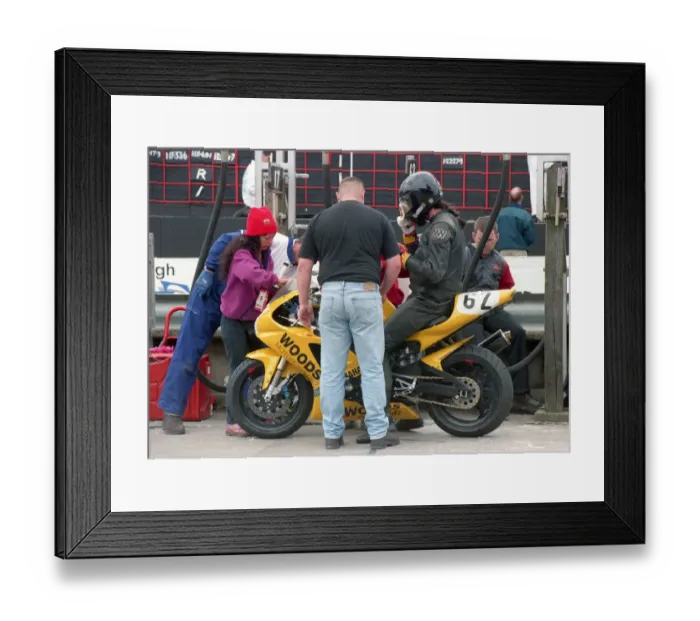 Framed Print : Ian Smith (Yamaha) 2000 Formula One TT Framed Print : Ian Smith (Yamaha) 2000 Formula One TT