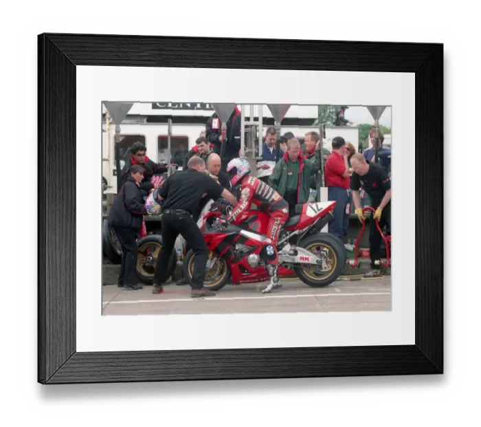 Framed Print : Jim Moodie (Honda) 2000 Formula One TT