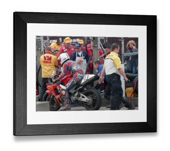Framed Print : Uel Duncan (Robinson Honda) 2000 Formula One TT Framed Print : Uel Duncan (Robinson Honda) 2000 Formula One TT