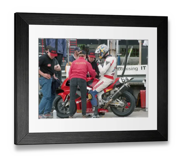 Framed Print : Jonas Svensson (Honda) 2000 Formula One TT Framed Print : Jonas Svensson (Honda) 2000 Formula One TT