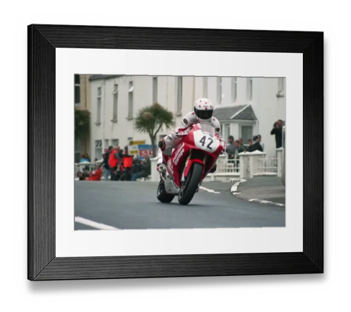 Framed Print : Sandra Barnett (Paxford Yamaha) 2000 Formula One TT Framed Print : Sandra Barnett (Paxford Yamaha) 2000 Formula One TT