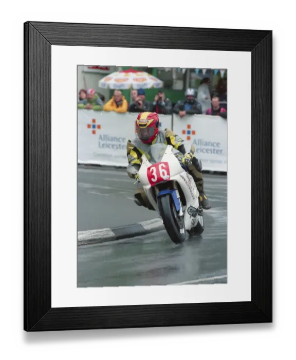 Framed Print : Allan McDonald (Scotspeed Yamaha) 2000 Production TT Framed Print : Allan McDonald (Scotspeed Yamaha) 2000 Production TT