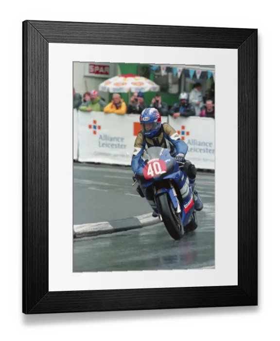 Framed Print : Nigel Healey (Yamaha) 2000 Production TT Framed Print : Nigel Healey (Yamaha) 2000 Production TT