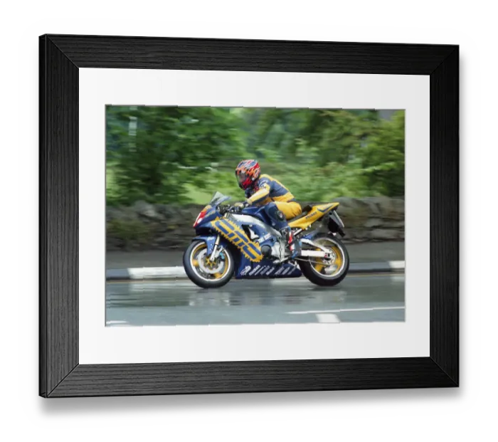 Framed Print : David Jefferies (Yamaha) 2000 Production TT Framed Print : David Jefferies (Yamaha) 2000 Production TT